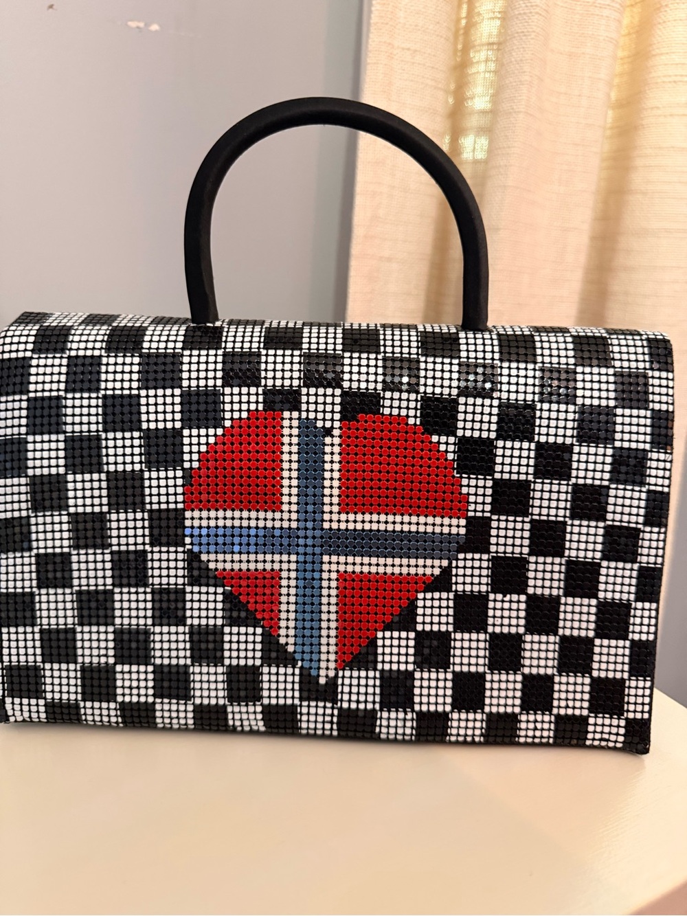 Laila Essence of Norway metal/mesh purse